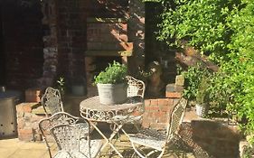 Charming Victorian Terrace, Near Lincoln Castle
